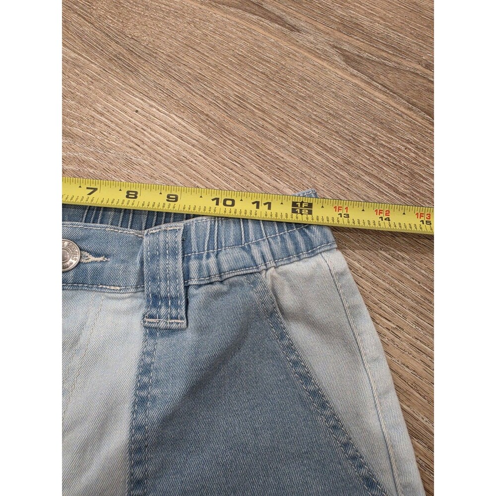 Almost Famous Colorblock Denim Cargo Pants Women’s Size Small Elastic Waist - Picture 4 of 7
